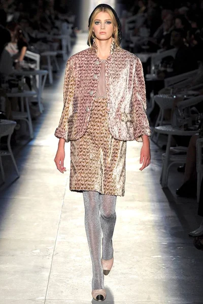 Look 27